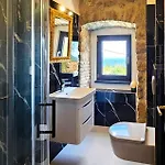 Дом отдыха Luxurious In With Sauna