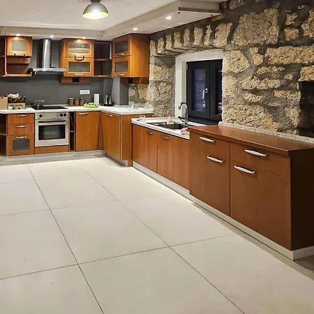 Tatil Evi Luxurious In With Sauna Poljane