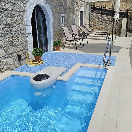 Tatil Evi Luxurious In With Sauna Poljane