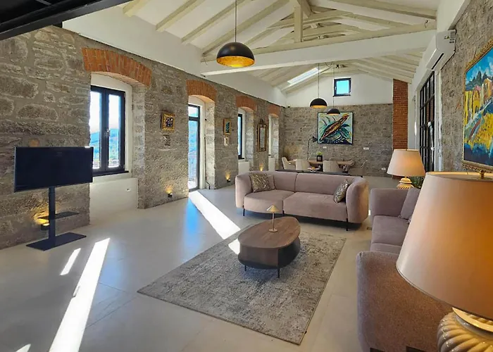 Luxurious In With Sauna *