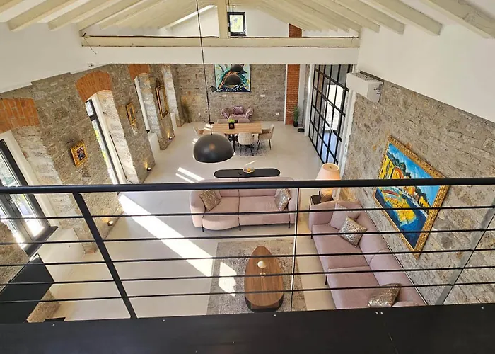 Tatil Evi Luxurious In With Sauna Poljane