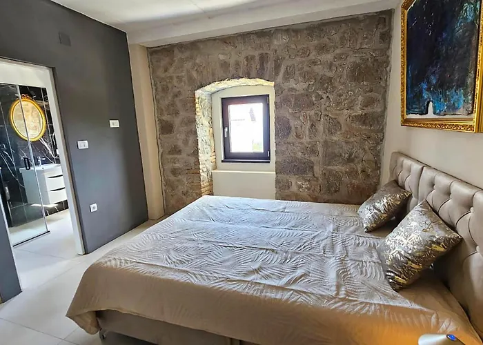 Tatil Evi Luxurious In With Sauna Poljane