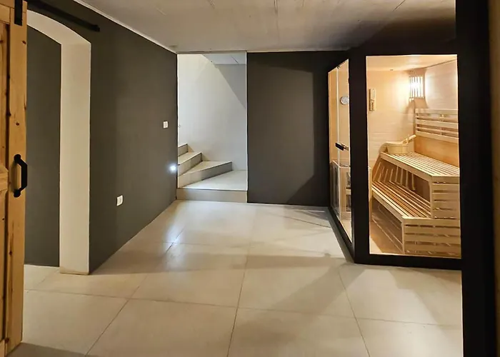 Luxurious In With Sauna Holiday home Poljane